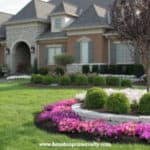 Houston home with strong curb appeal — manicured front lawn and landscaping
