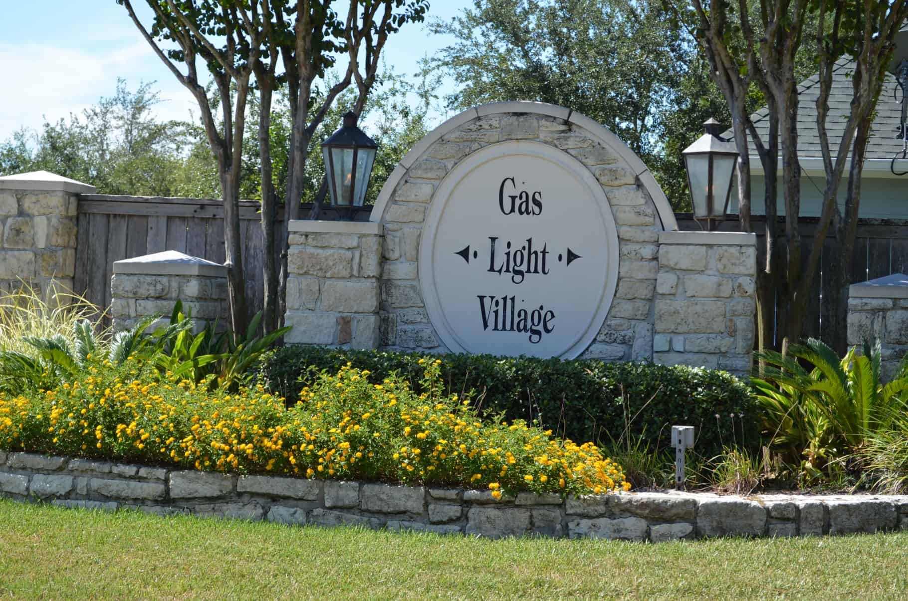Aberdeen Green Houston TX Gas Light Village Sign