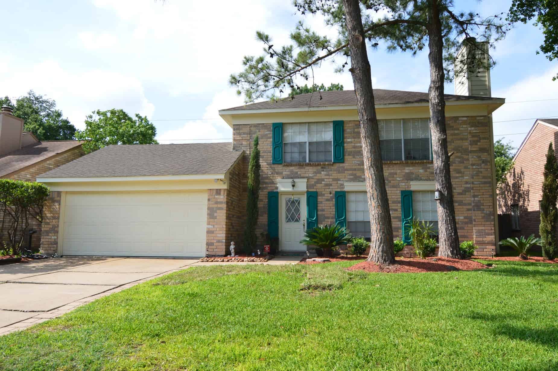 Front View of 12030 Yearling Dr, Houston, TX 77065