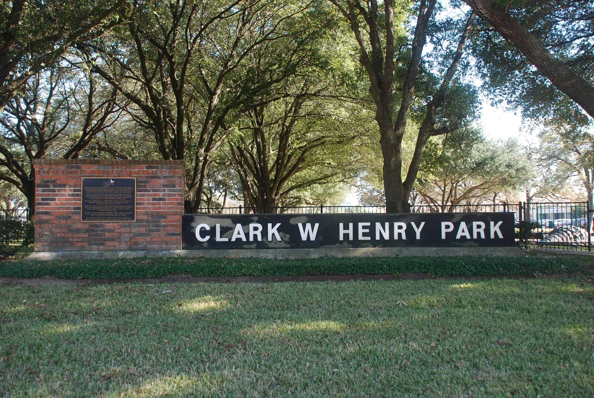 Clark W Henry Park Sign